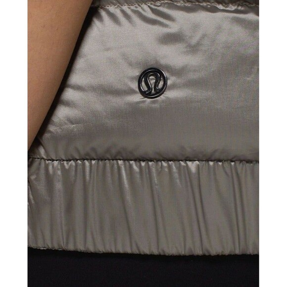 Lululemon Size Small The Fluffiest Reversible Vest - Picture 8 of 8
